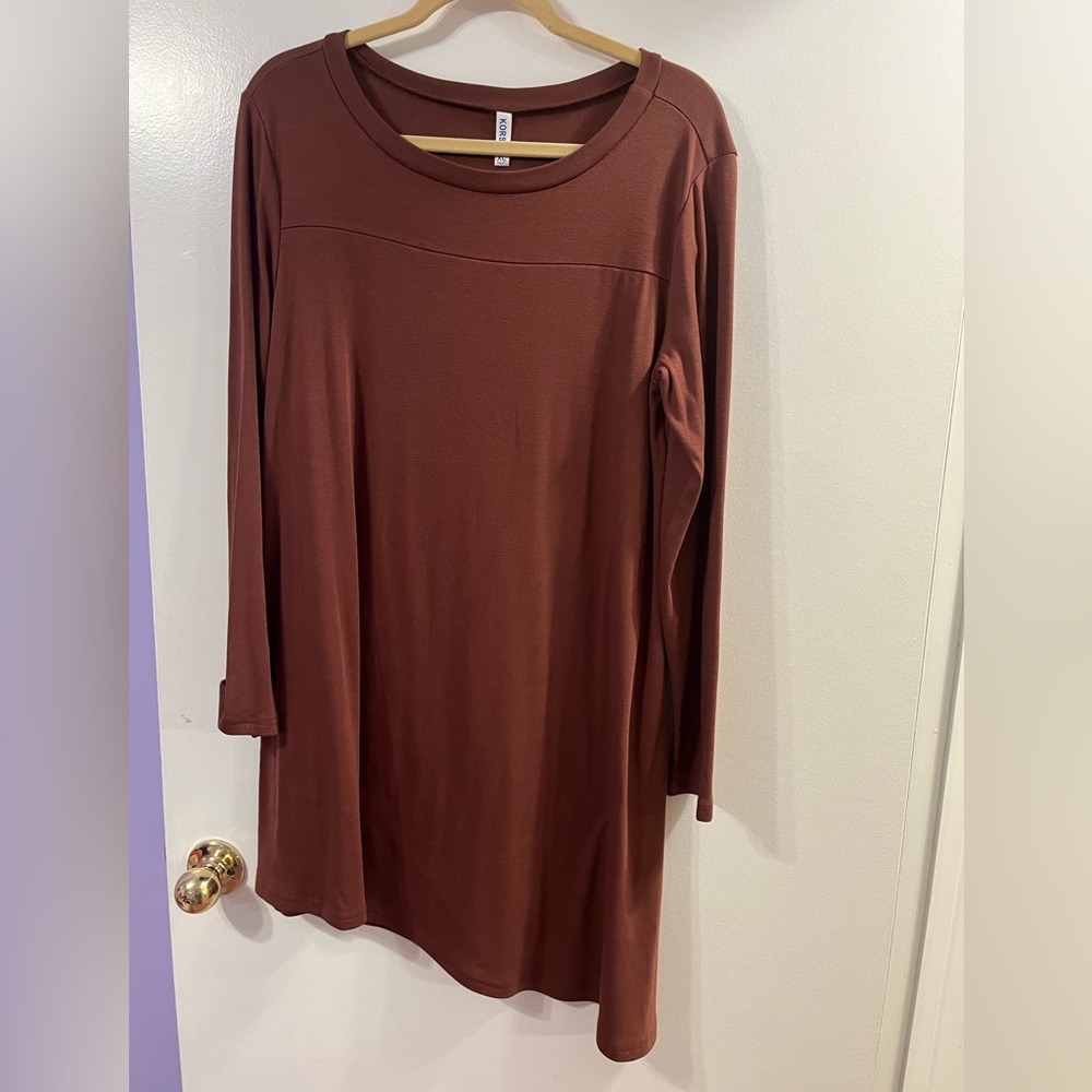 Beautiful asymmetrical tunic with buttons down 1 side. XL. EUC